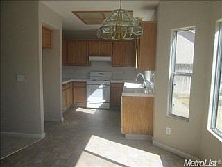 3rd image of 622 Zinfandel St