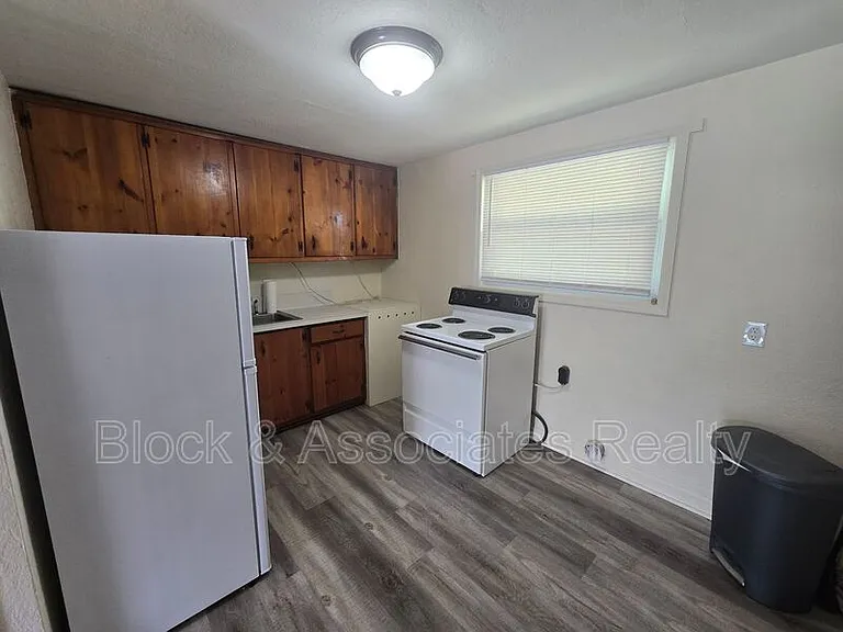 506 Eden Ter — Photo 3