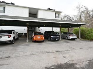 6956 N Olive St, Gladstone, MO 64118