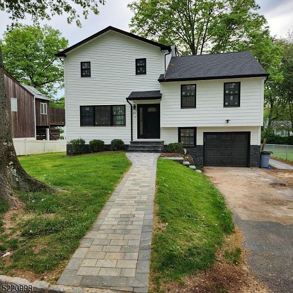 2nd image of 21 Hickory Rd