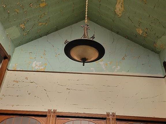 5th image of 349 N Monroe St