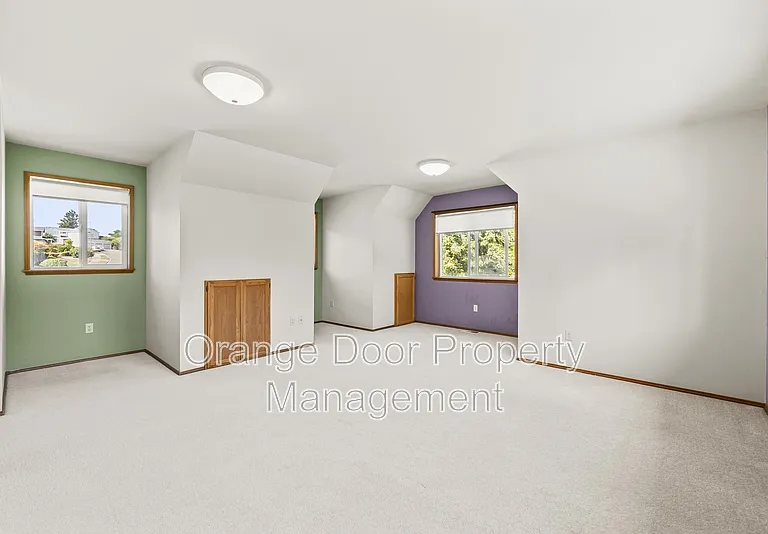 5204 Ridge Dr NE — Photo 35