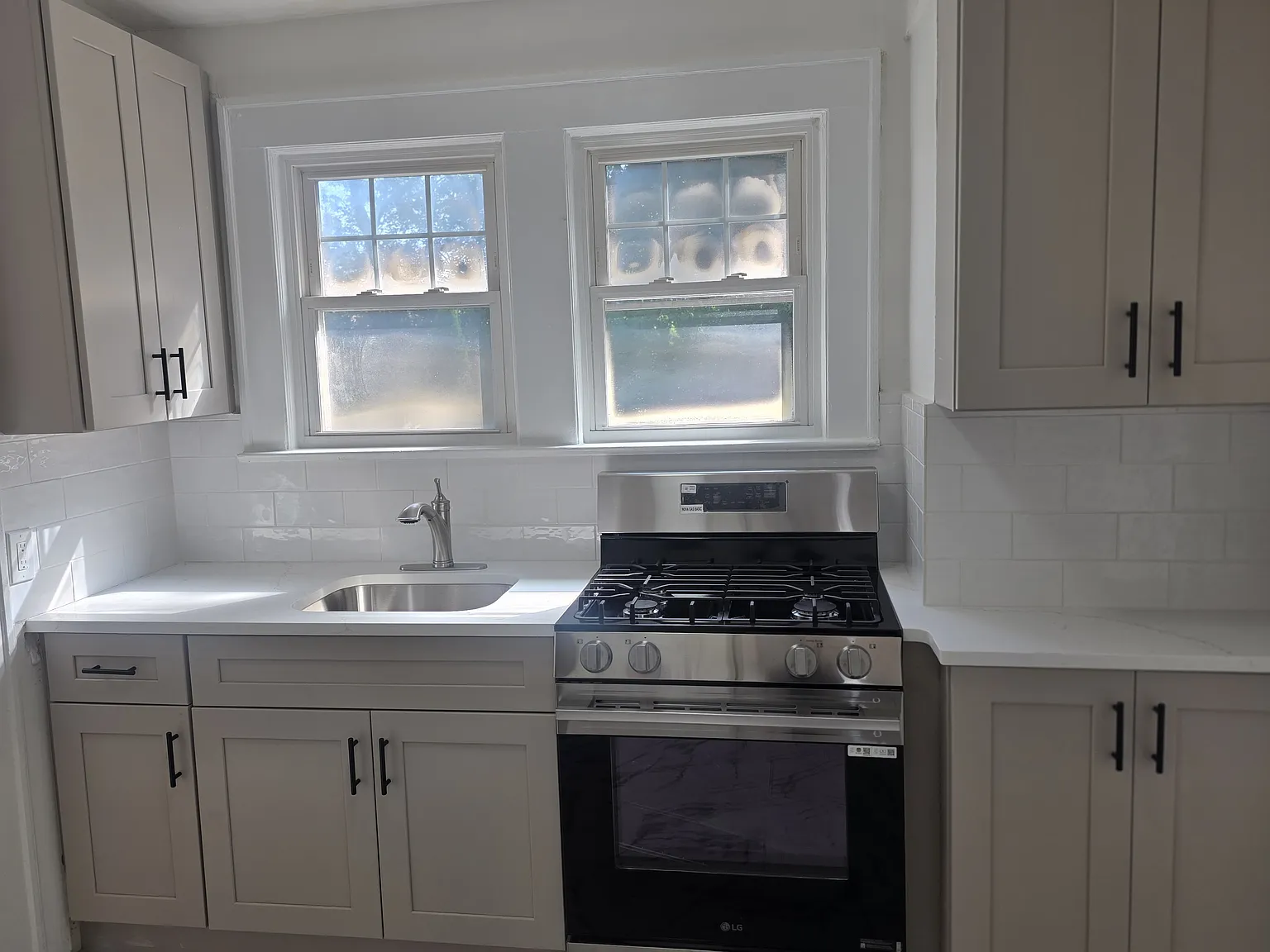 2 bed, $2,200 — Photo 2