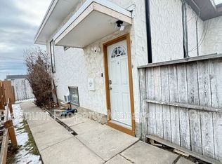 4524 75th St NW UNIT 6, Calgary, AB T3B2M9