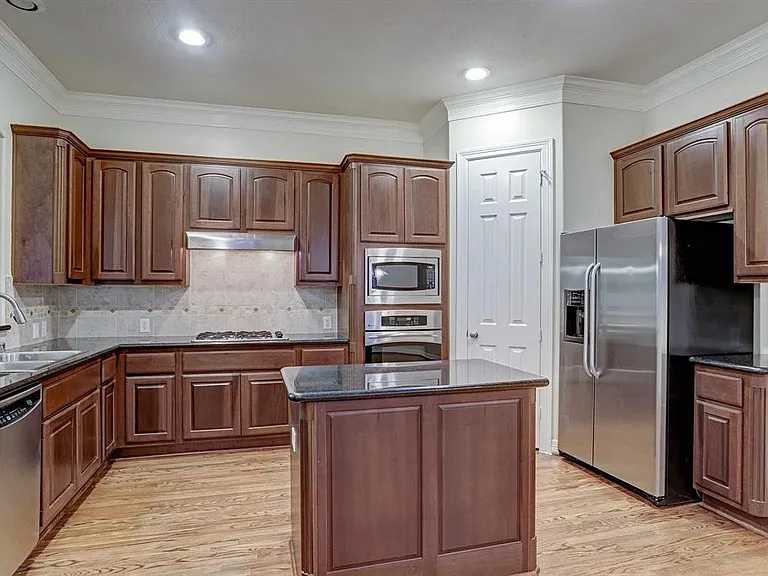 7604 Janak Dr — Photo 8