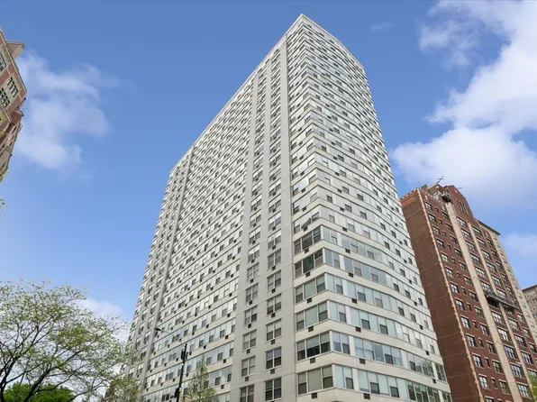 3900 N Lake Shore Dr APT 2B, Chicago, IL 60613