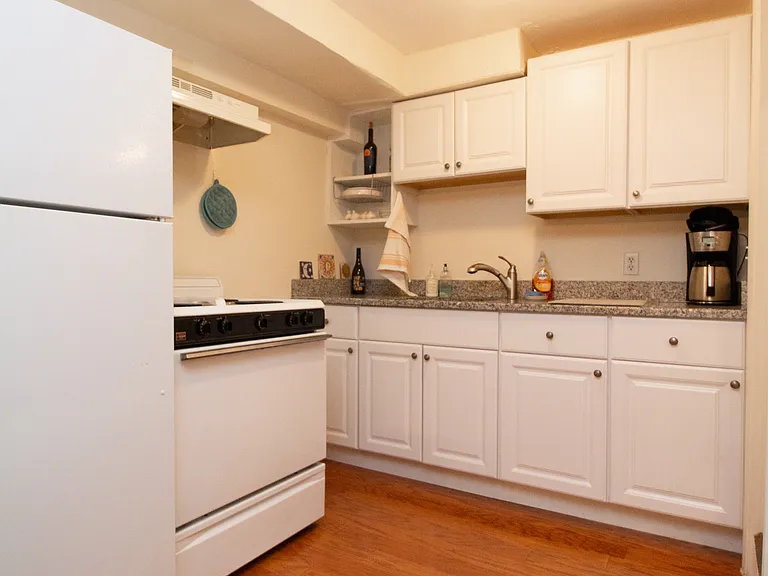 105 Chestnut St #1B — Photo 27