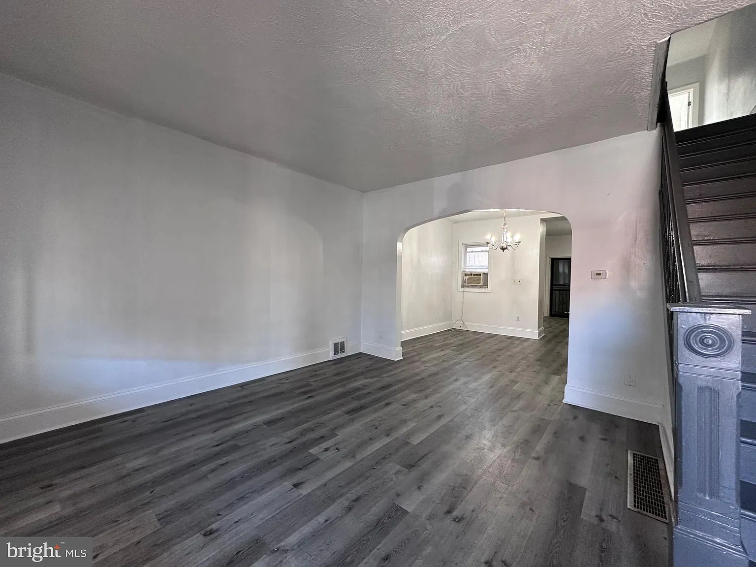 3 bed, 2.0 bath, 1156 sqft, $1,600 — Photo 3