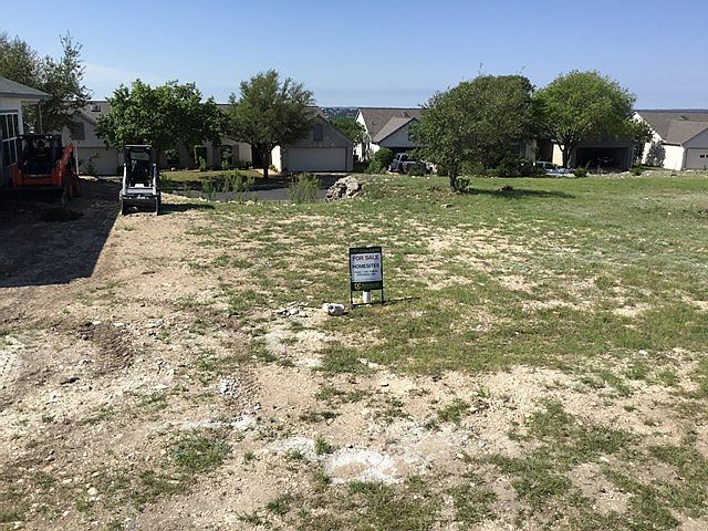 1st image of 1012 Creswell Ln