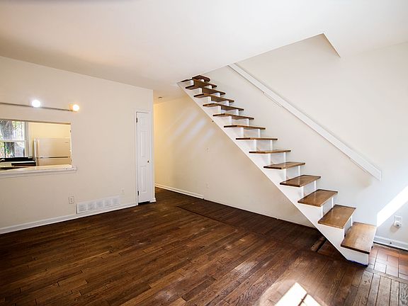 4th image of 1534 Naudain St