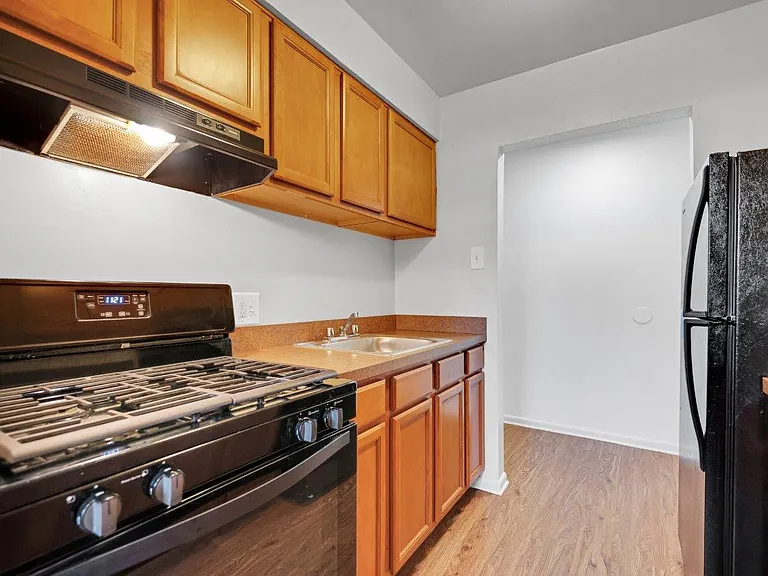 Carlwynne Manor Apartment Homes — Photo 4