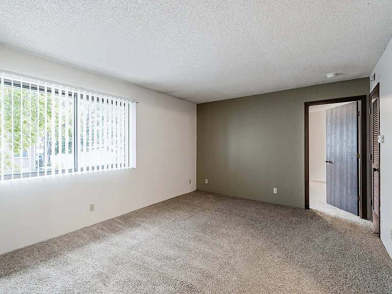 1528 C St #5 — Photo 10