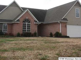 1223 Custer Dr E, Southaven, MS 38671