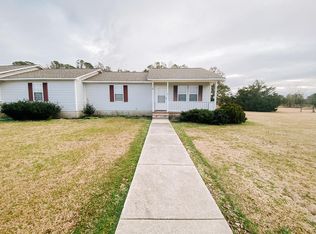 118 Arabian Ln, Richlands, NC 28574