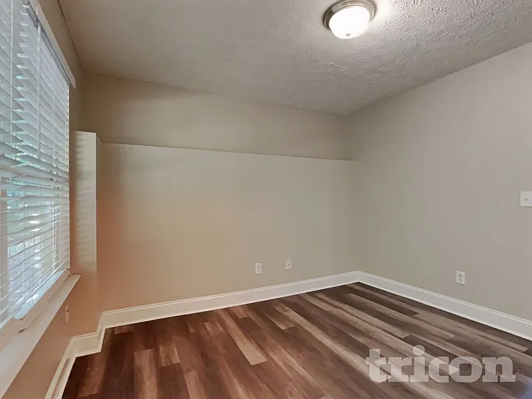 564 Brewer Dr — Photo 9