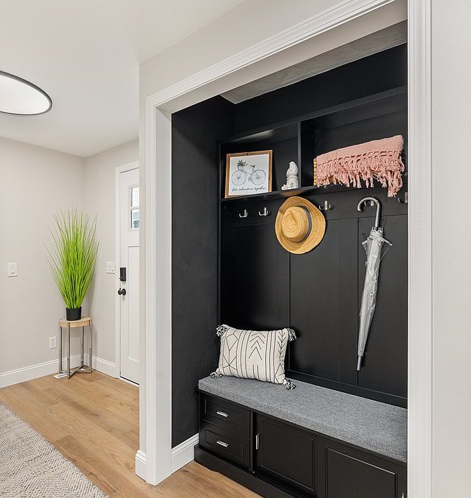 A*様 house on the hill Checker 90 1169 Loma Linda Dr, Beverly Hills, CA 90210 | MLS# 26777743 | Redfin