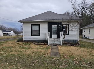 724 Park Ave, Mount Vernon, IL 62864