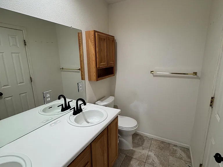 1419 Carlyle Park Cir — Photo 23