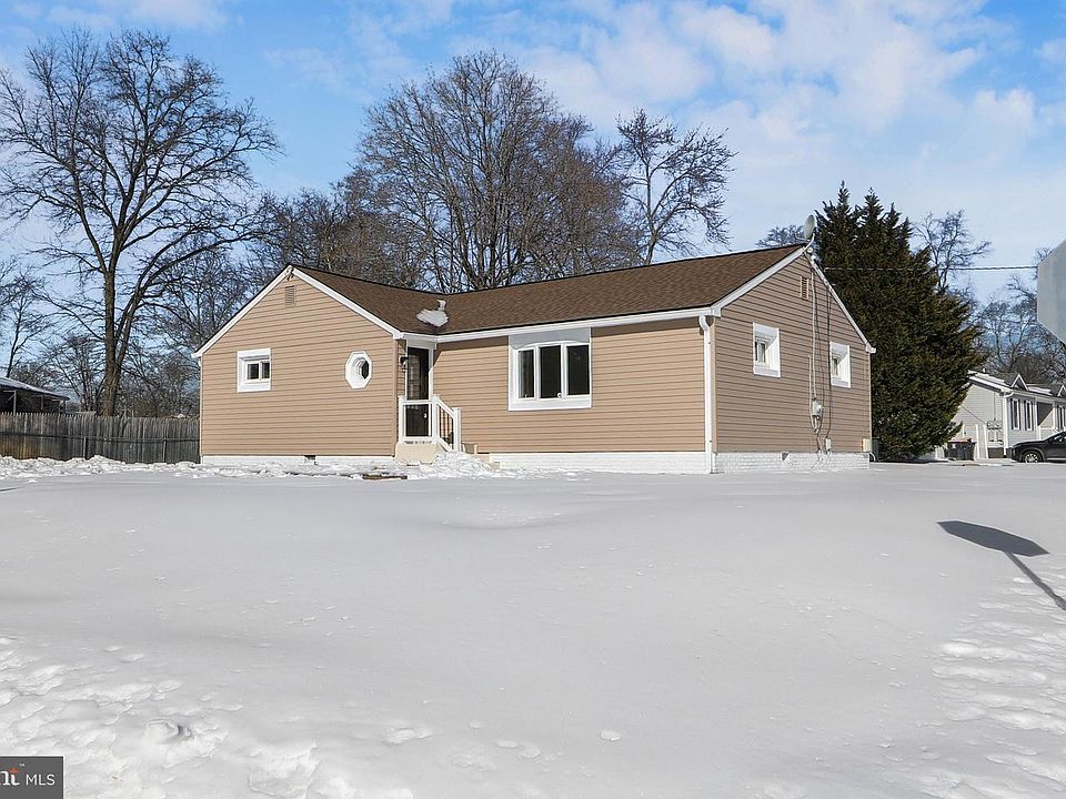 1st image of 235 Cushman Ave