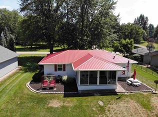 1667 Chapman Lake Dr, Warsaw, IN 46582