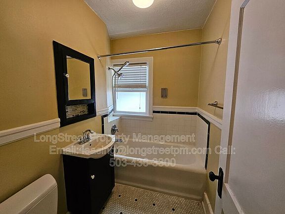 5th image of 20 NW 16th Ave APT 111