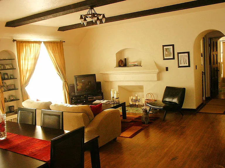 608 E Lynn St #7 — Photo 1