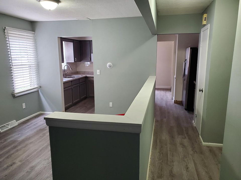 1st image of 18319 Chagrin Blvd