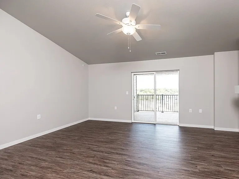 204 Sycamore Dr — Photo 17