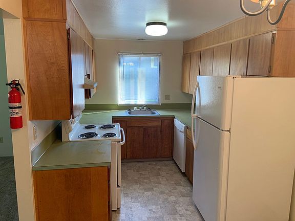 3rd image of 223-229 NW 13th St #2B-1BA-700SQFT