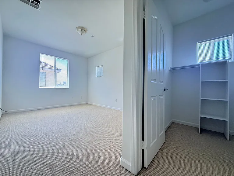 3317 Del Mar Ave — Photo 11