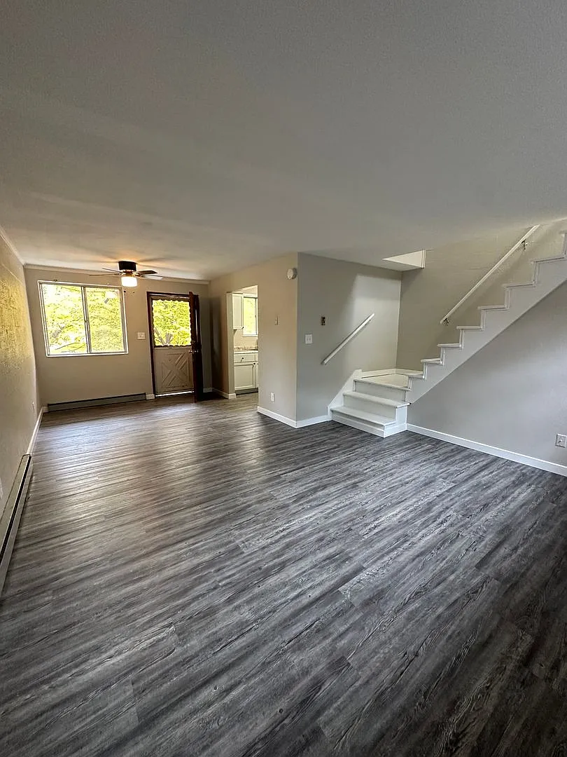Tinkler Perrin Place — Photo 2