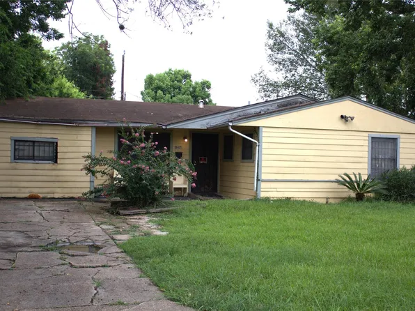 5417 Flamingo Dr, Houston, TX 77033