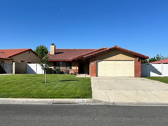 3rd image of 13290 Meteor Dr
