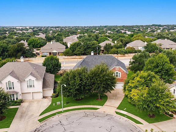 2nd image of 2704 Covington Pl