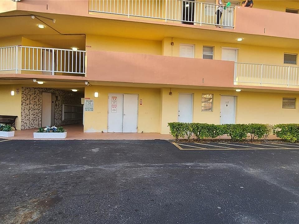1st image of 1540 NE 191st St APT 207