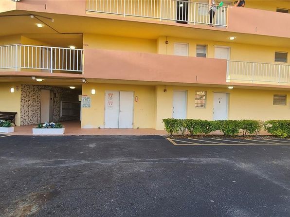 1540 NE 191st St APT 207