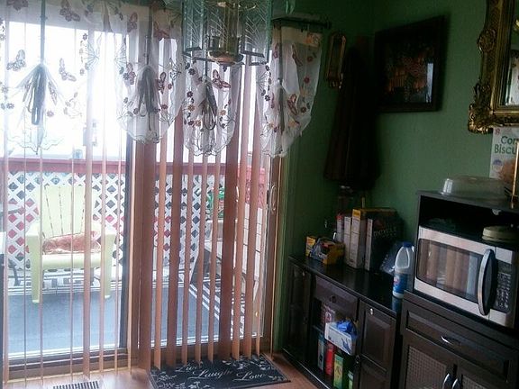 4th image of 2312 N Nagle Ave Unit 3