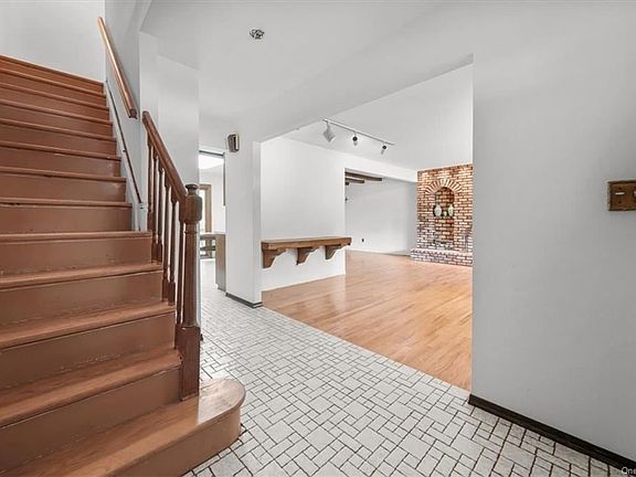 5th image of 45 Hale Pl