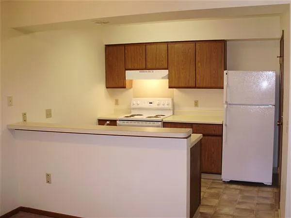 Windmere Pines Apartments — Photo 3