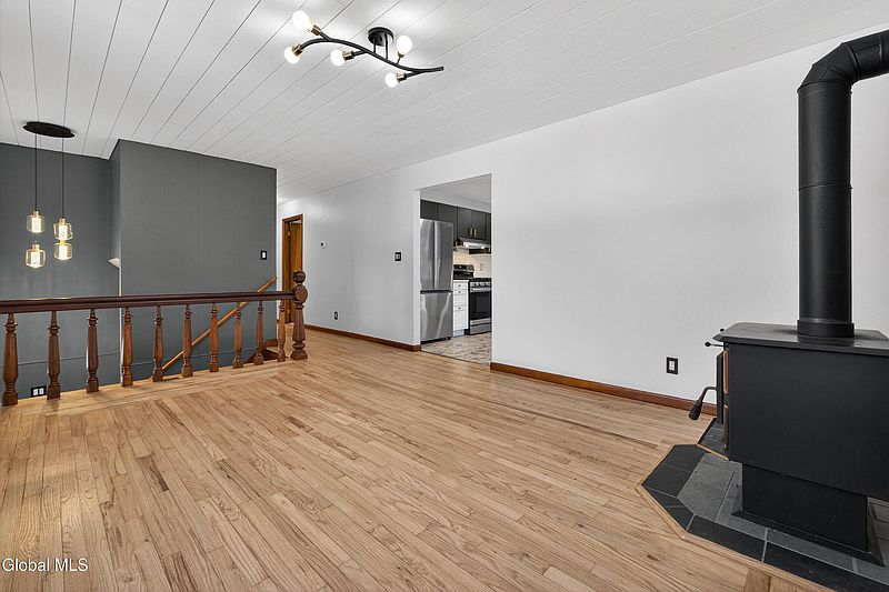 5th image of 167 Redmond Road