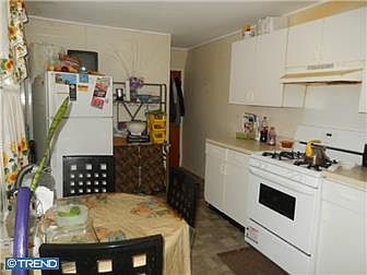 3rd image of 1217 Elm St