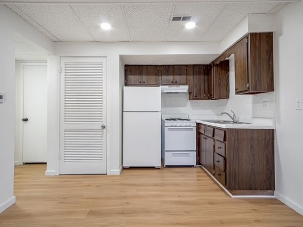 304 E 1st St #9