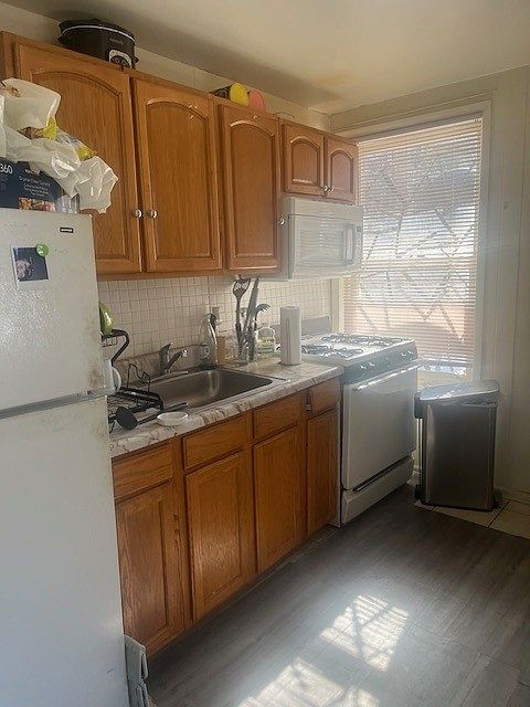 2nd image of 2018 Wallace St #1R-B