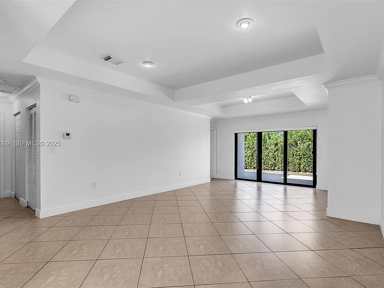 15057 SW 32nd St — Photo 2