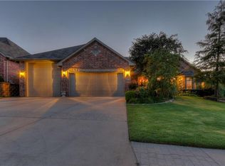 2717 Amesbury Lake Dr, Edmond, OK 73013