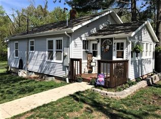 405 S Sweazy St, Beecher City, IL 62414