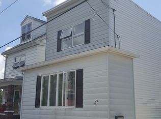 422 W John St, Frackville, PA 17931