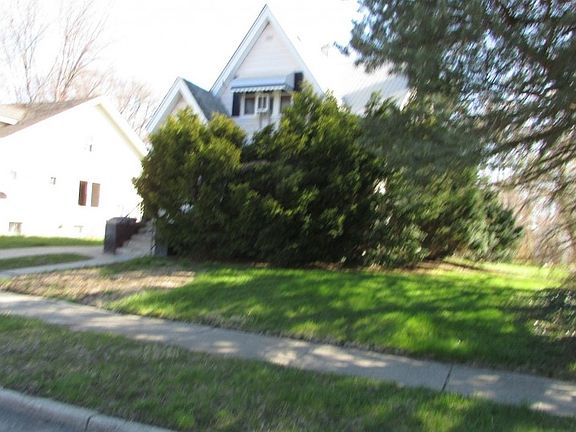 2nd image of 4000 Woodhall St