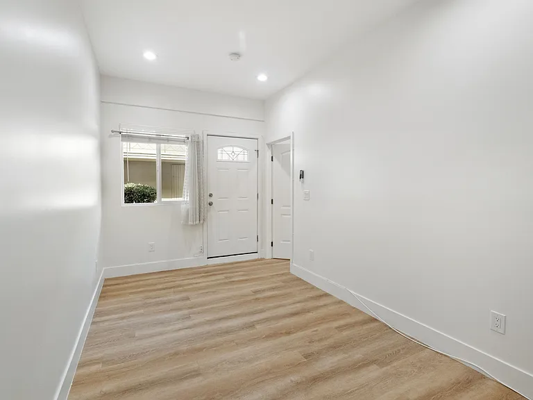 640 Imperial Ave #12 — Photo 3