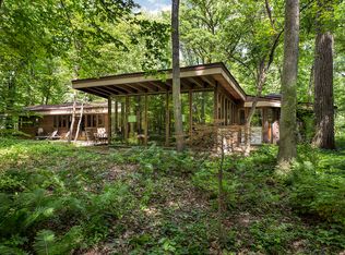 460 Portwine Rd, Riverwoods, IL 60015